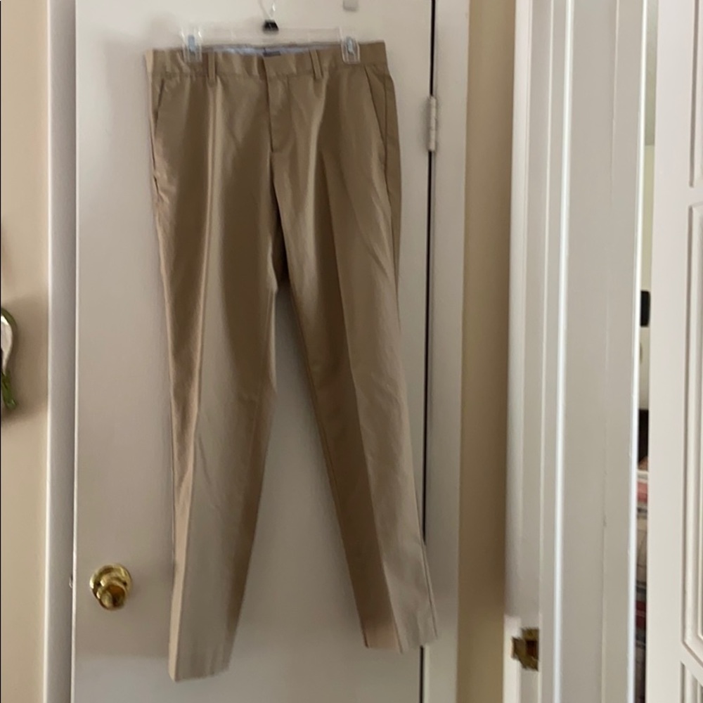 Gap tailored Khakis